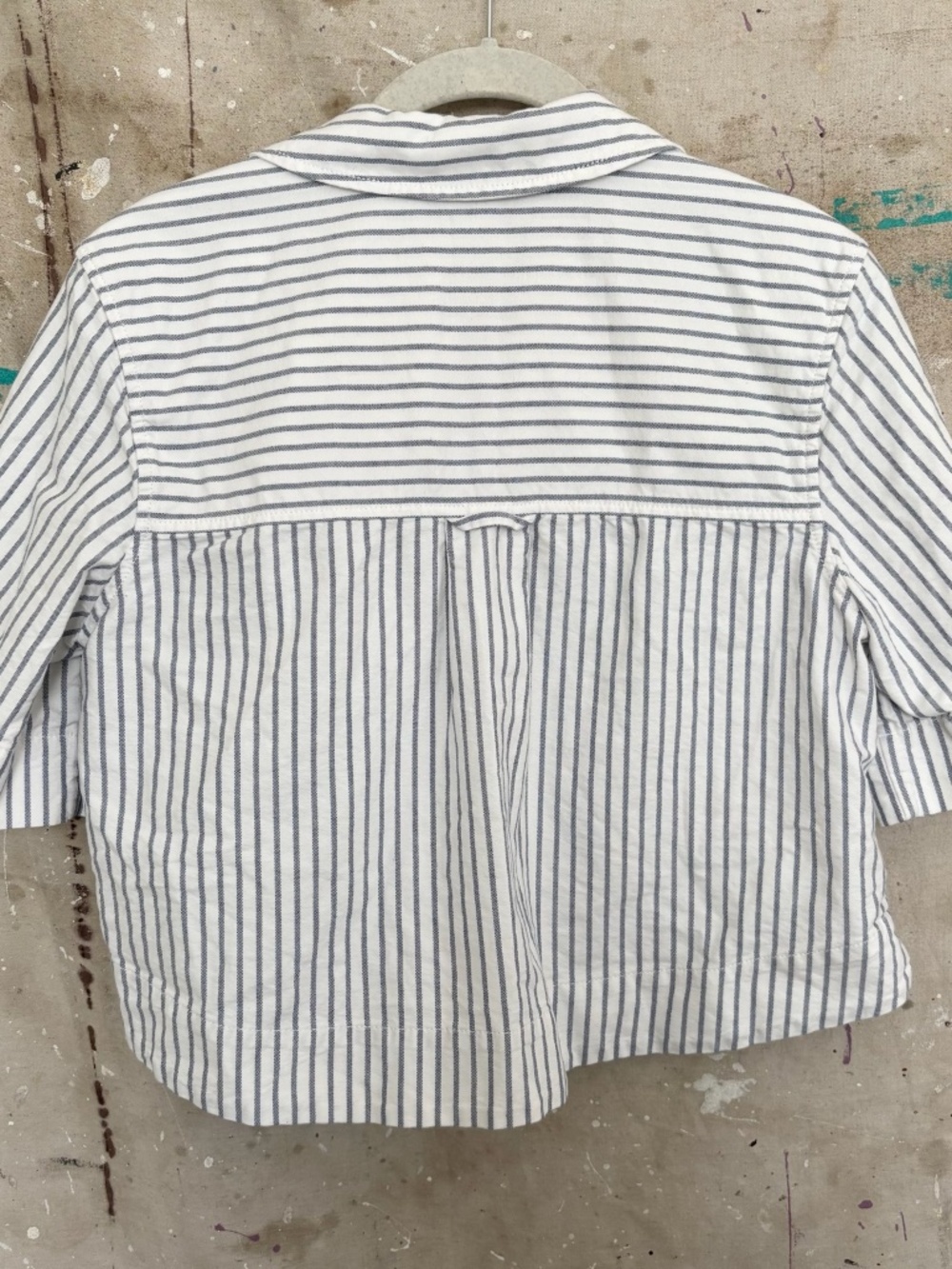 Everlane White and Blue Striped Short-Sleeve Camp Collar Shirt - Picture 6 of 7